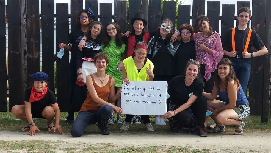 Les jeunes de La Obra juste avant la représentation de leur spectacle